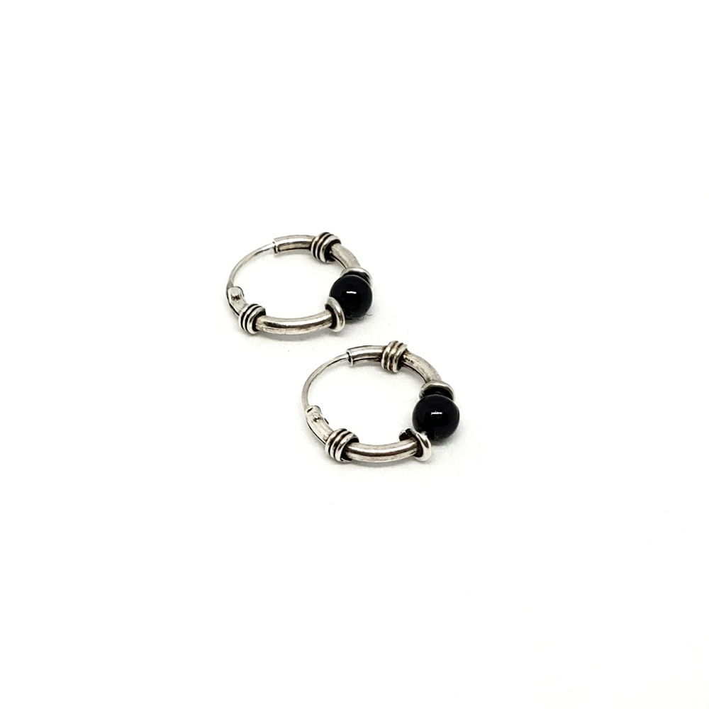 Small boho loop earrings - Picture 3 of 4